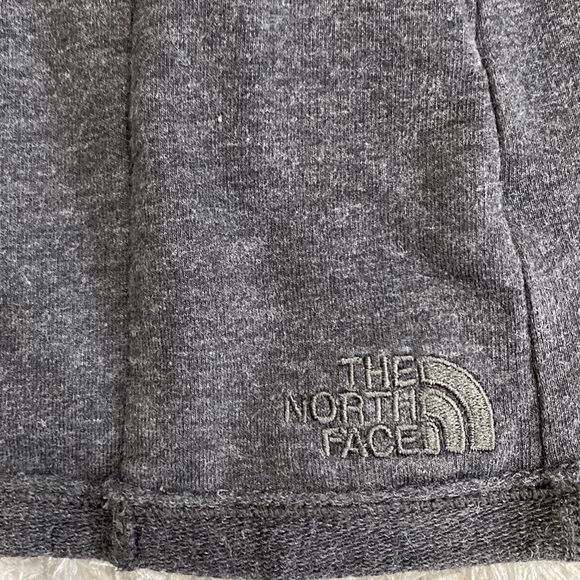 The Northface Womens Jacket - Picture 3 of 6